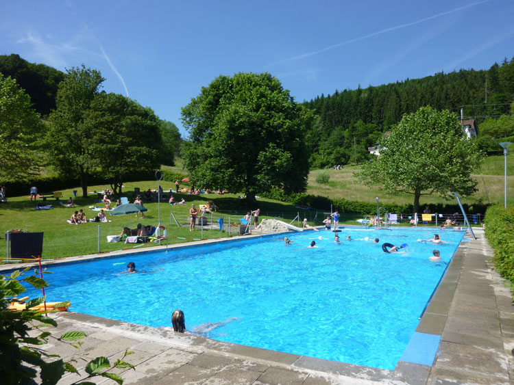 Schwimmbad Schweigmatt im Schwarzwald