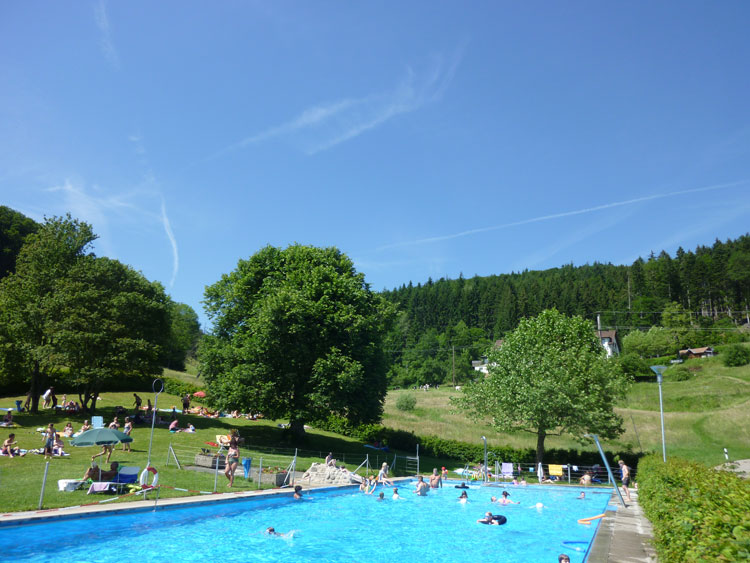 Schwimmbad in Schweigmatt im Schwarzwald 