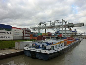 Containerterminal Schiff