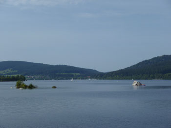 Badesee Schluchsee mit Segelboot, Gummiboot, Insel usw.